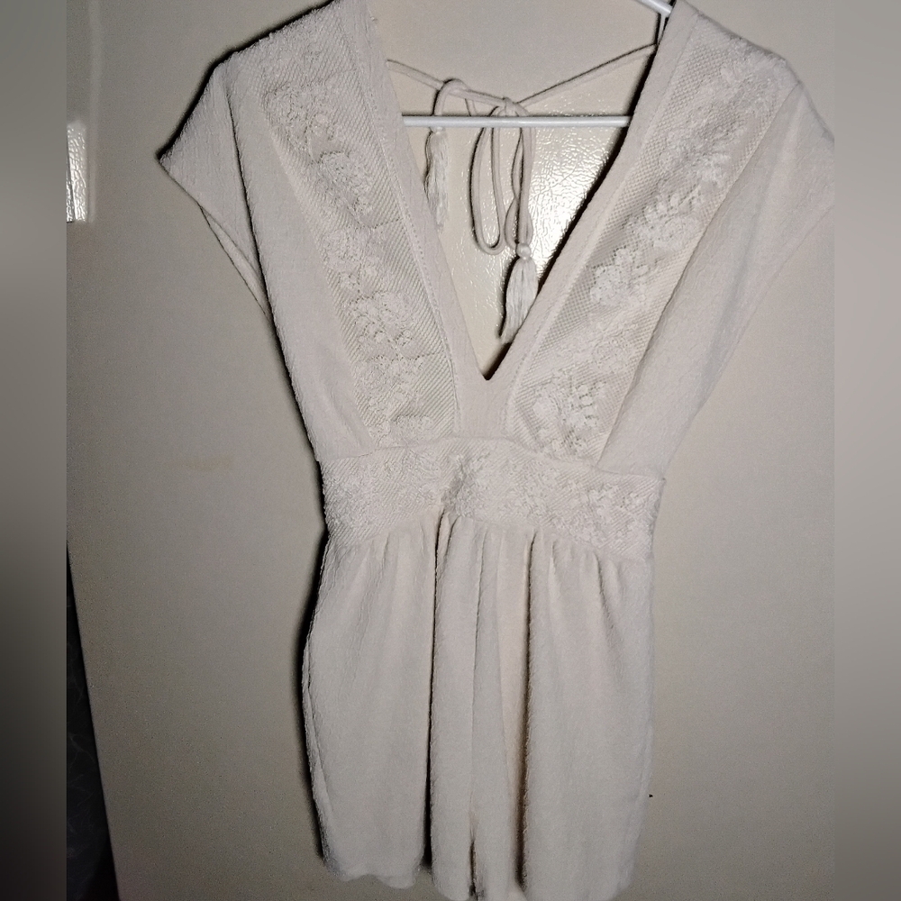 Zara Cream White Embroidered Floral Lace V-neck Romper Jumpsuit Small Minimalist